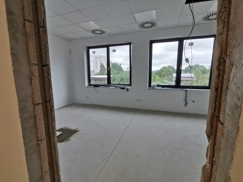 září 2023